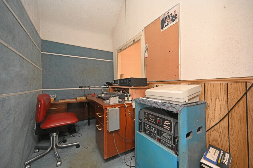 More Photos Of 1810 North Blvd, Fairborn Lodge Meeting Hall For Sale