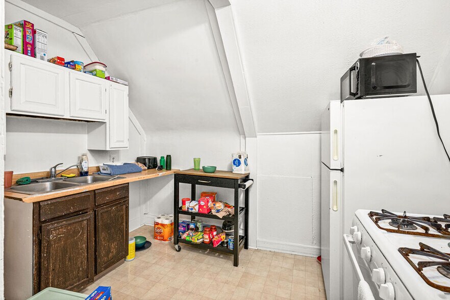 More Photos Of 1426-1428 E 1st St, Duluth Apartments For Sale