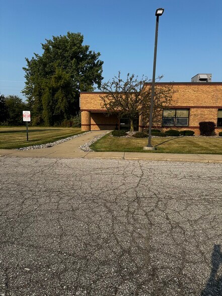 More Photos Of 3930 Traxler Ct, Bay City Medical For Sale