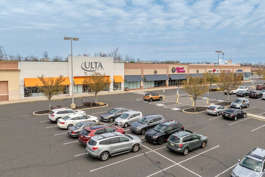 More Photos Of 600-690 N West End Blvd, Quakertown Unknown For Lease