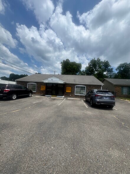 More Photos Of 3232 S Perkins Rd, Memphis Freestanding For Sale