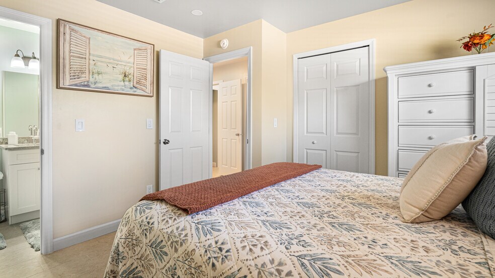 More Photos Of 832 Donax St, Sanibel Apartments For Sale