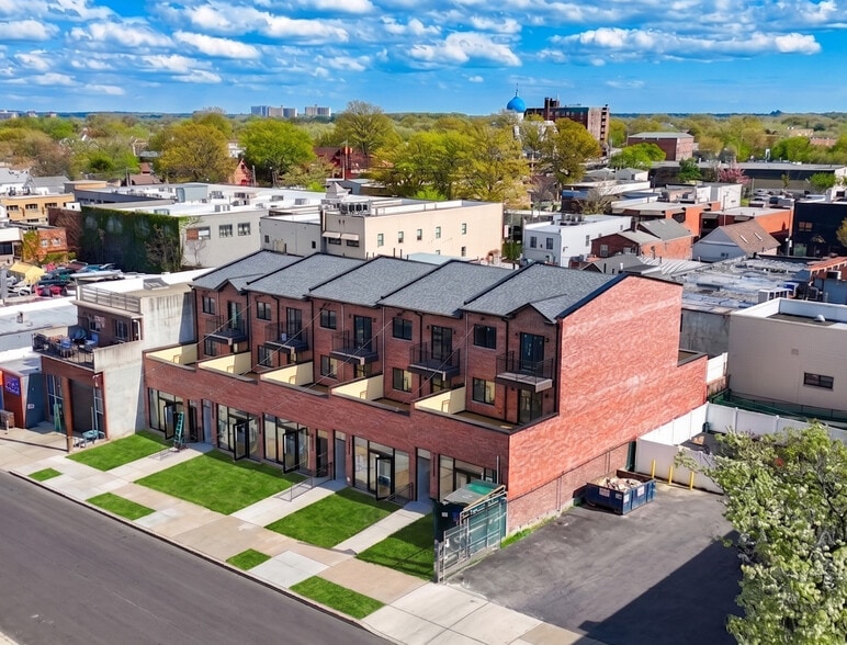 Primary Photo Of 15026 12th Ave, Whitestone General Retail For Sale