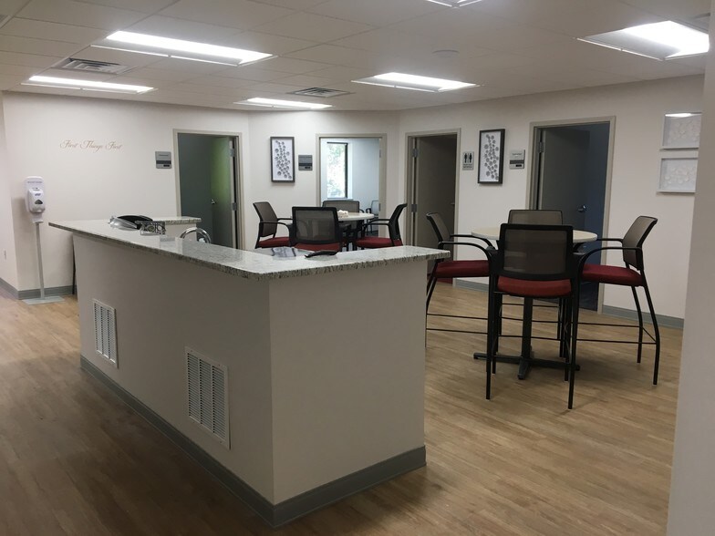 More Photos Of 15 Industrial Blvd, Paoli Medical For Lease