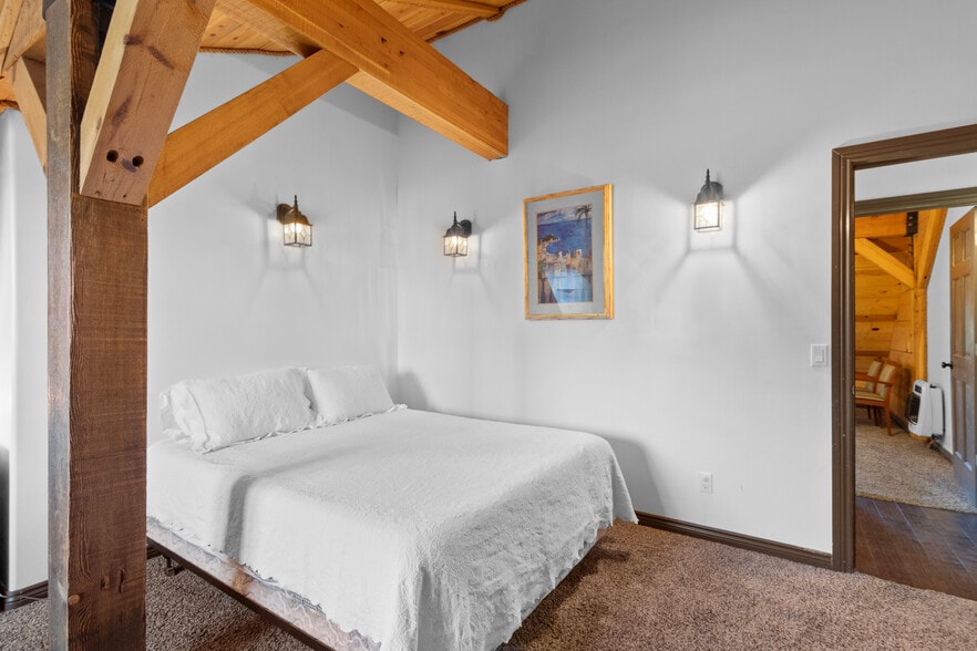 More Photos Of 1613 Black Canyon Rd, Heber Lodge Meeting Hall For Sale