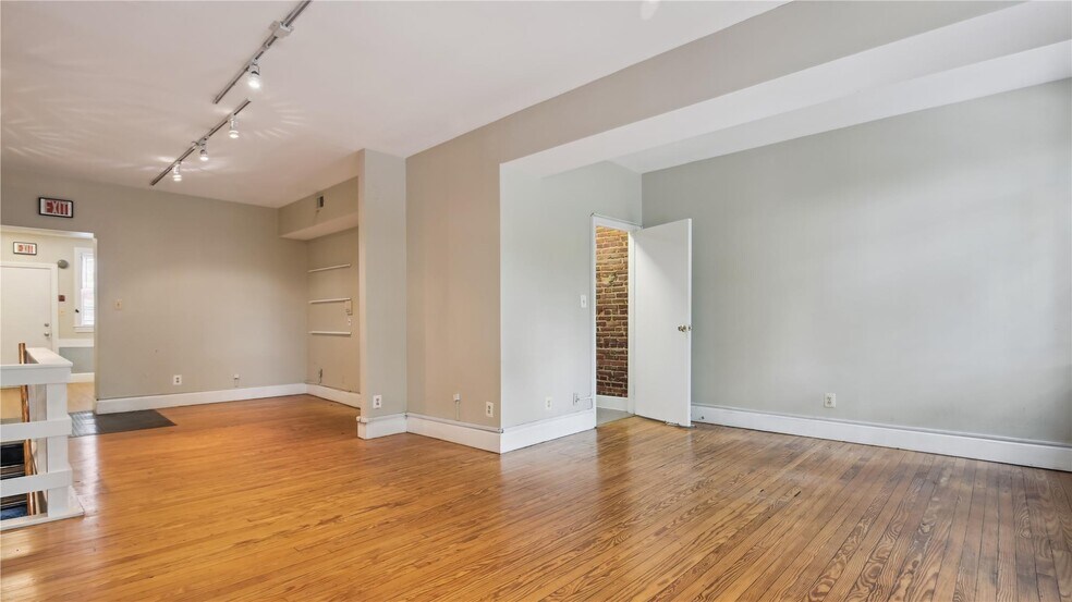 More Photos Of 707-709 8th St SE, Washington Storefront Retail Office For Sale