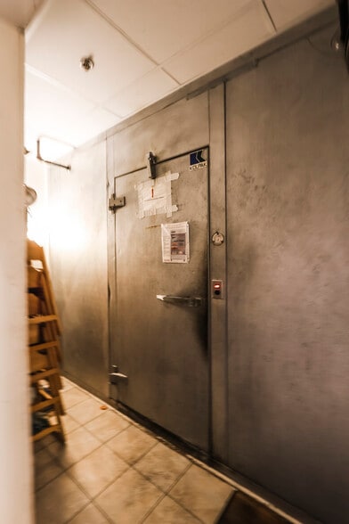 More Photos Of 1024 Noble St, Anniston Storefront Retail Office For Sale