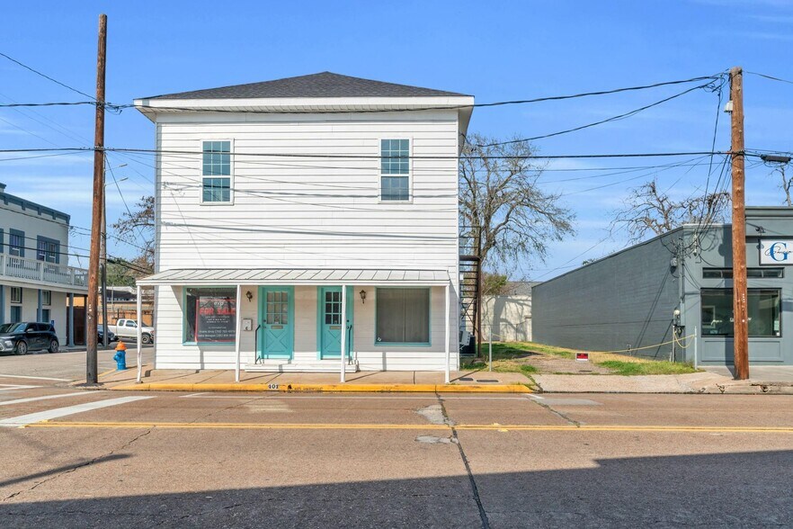 More Photos Of 401 E Main St, Humble Office For Sale