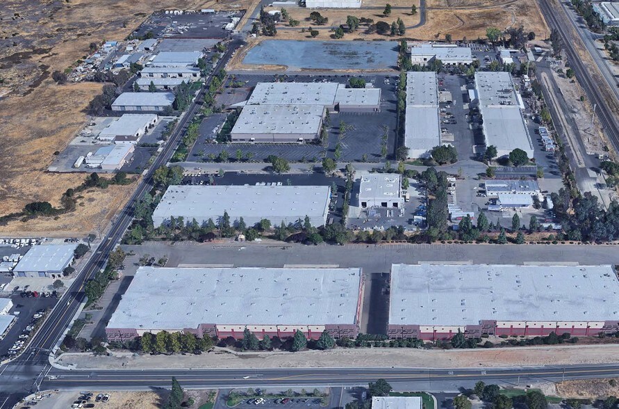 More Photos Of 1221 Tara Ct, Rocklin Warehouse For Lease