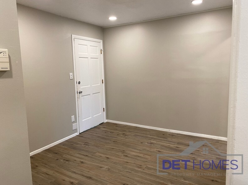 More Photos Of 17200 W 10 Mile Rd, Southfield Office For Lease