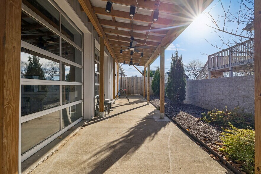 More Photos Of 5101 Kentucky Ave, Nashville Office For Sale