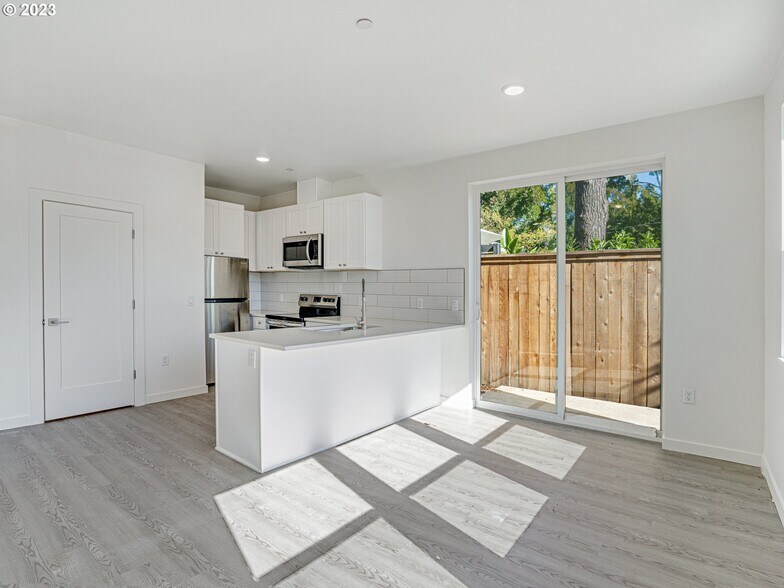 More Photos Of , Portland Multifamily For Sale