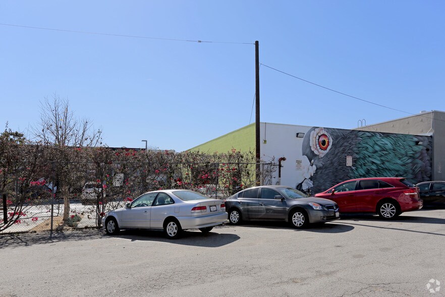 More Photos Of 435-441 E 4th St, Long Beach Storefront Retail Office For Lease