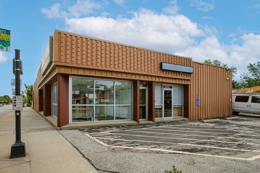 More Photos Of 901 Main St, Grandview Light Manufacturing For Sale