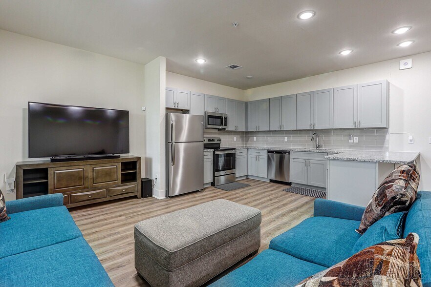 More Photos Of 25115 Harper Ln, The Woodlands Multifamily For Sale