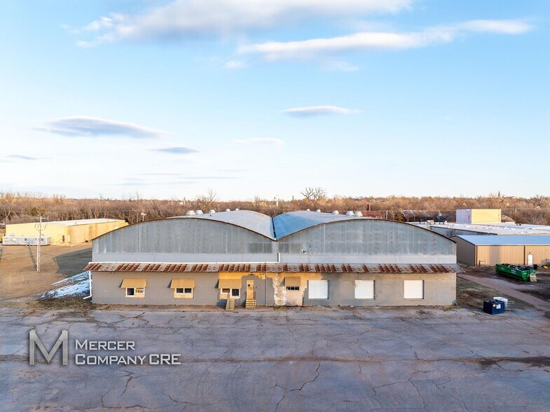 Primary Photo Of 900 N 4th St, Guthrie Manufacturing For Sale