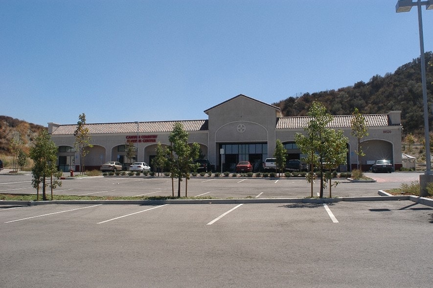 More Photos Of 18500 Via Princessa, Canyon Country Unknown For Lease