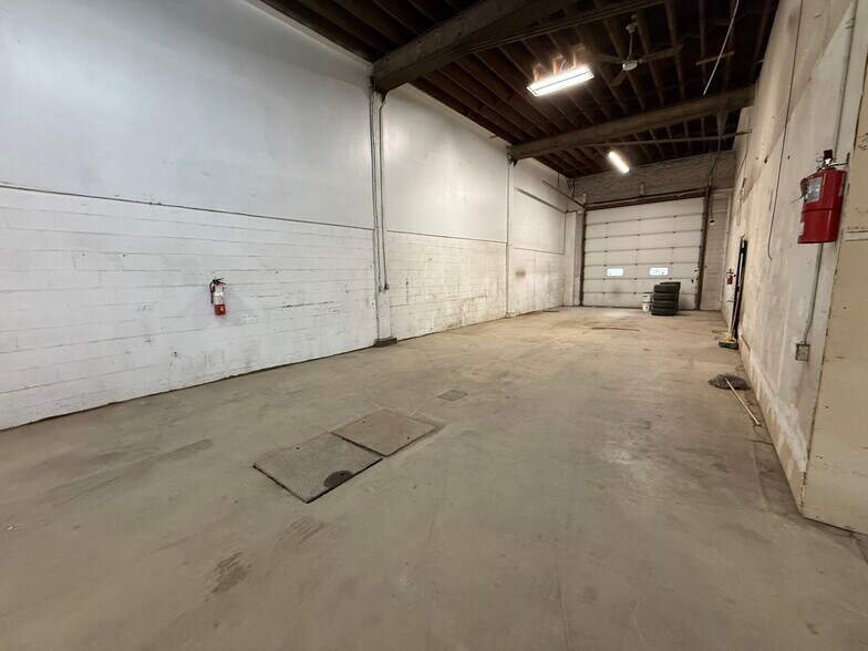 More Photos Of 2213 2 Av N, Lethbridge Service For Lease