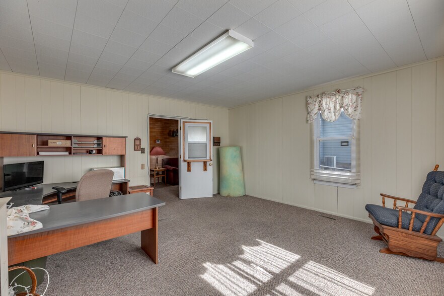 More Photos Of 425 W Main St, Staunton Office For Sale