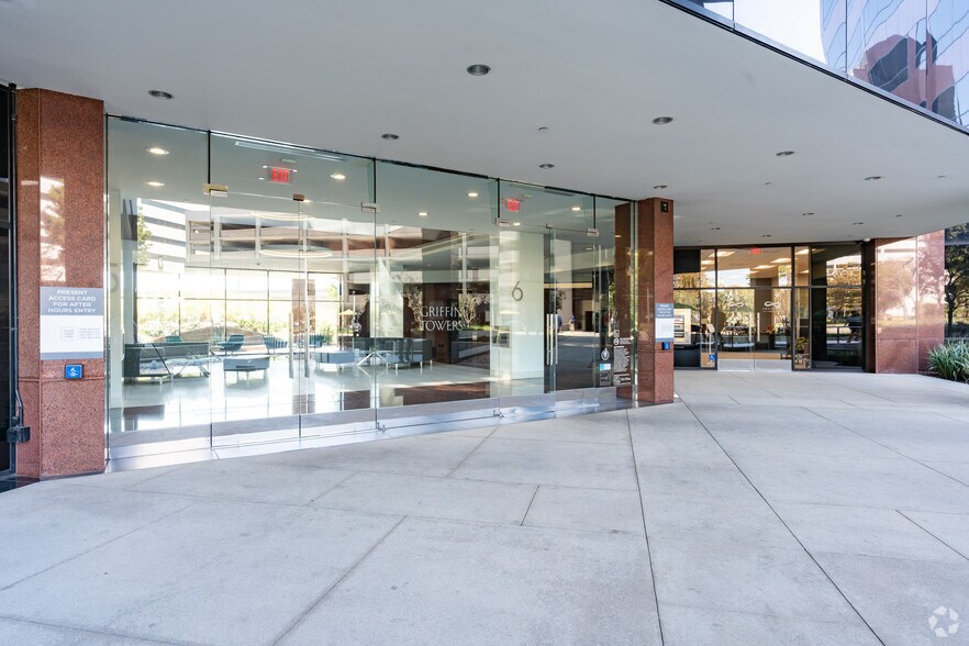More Photos Of 5 Hutton Centre Dr, Santa Ana Office For Lease