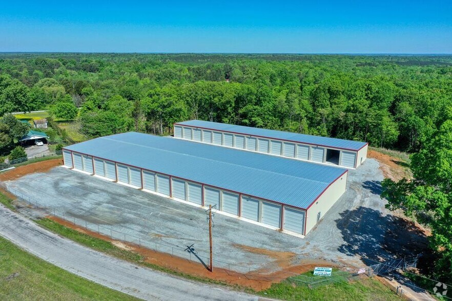 Primary Photo Of 50 Voss Ln, Huntingdon Self Storage For Sale