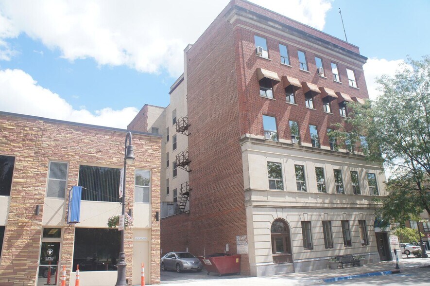 More Photos Of 500 Willow Ave, Council Bluffs Office For Lease