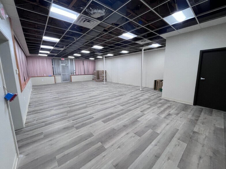 More Photos Of 99 Winthrop Ave, Lawrence Storefront Retail Office For Lease