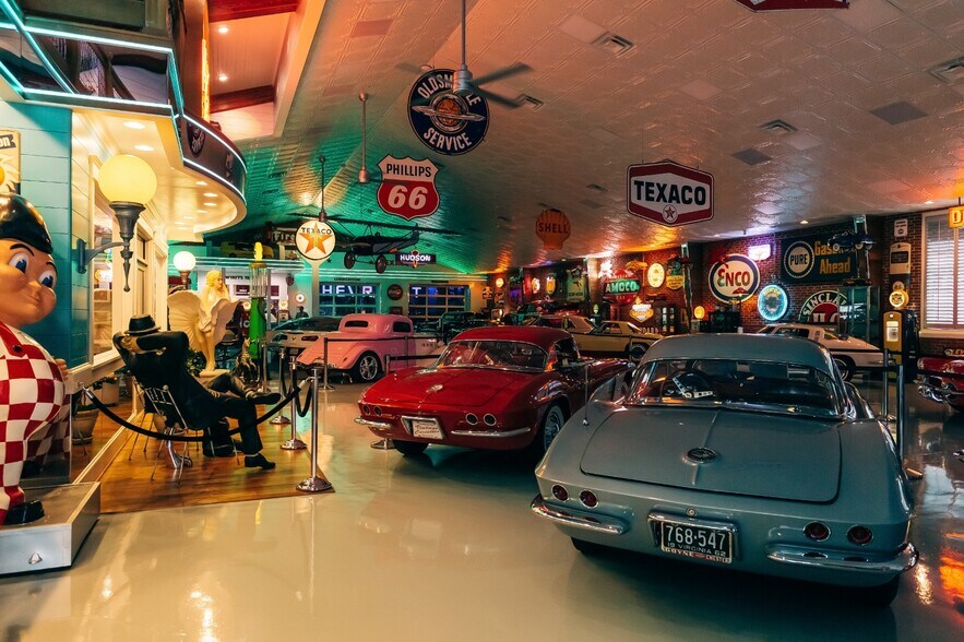 More Photos Of 10601 Commerce St, Summerville Auto Dealership For Sale