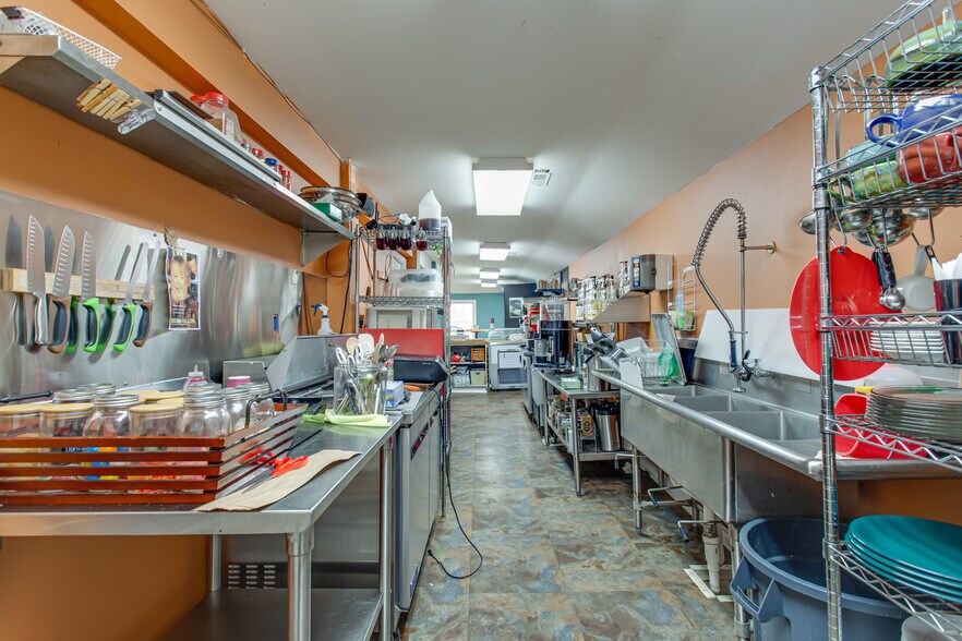 More Photos Of 12133 Neale Sound Dr, Cobb Island Restaurant For Sale