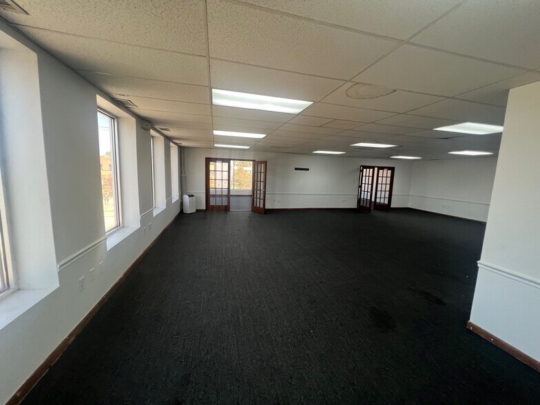 More Photos Of 9 J W Thomas Way, Thomasville Office For Lease