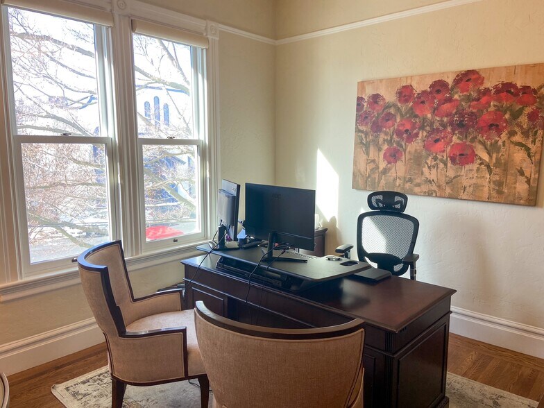 More Photos Of 700 Franklin St, Napa Office For Lease