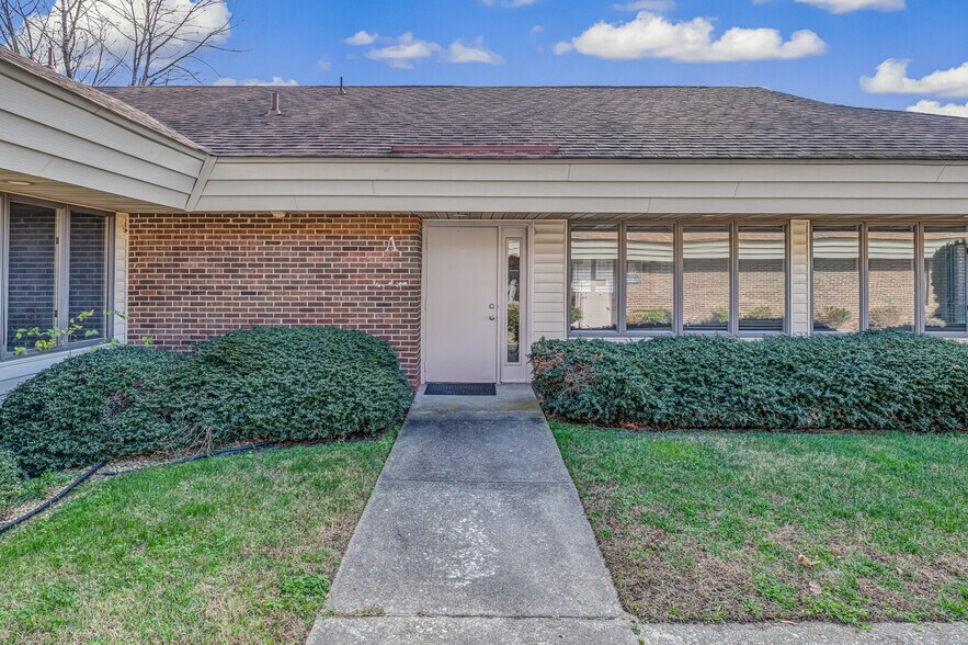 More Photos Of 2110 Hartford Rd, Hampton Medical For Lease