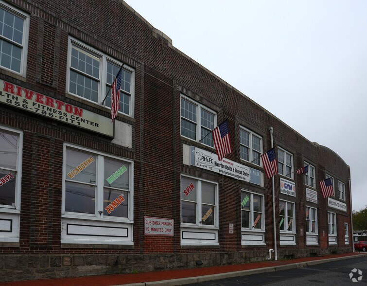 More Photos Of 600 Main St, Riverton Office For Sale