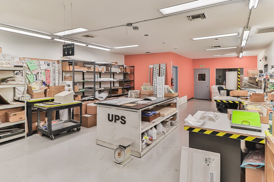 More Photos Of 6846 Valjean Ave, Van Nuys Warehouse For Sale