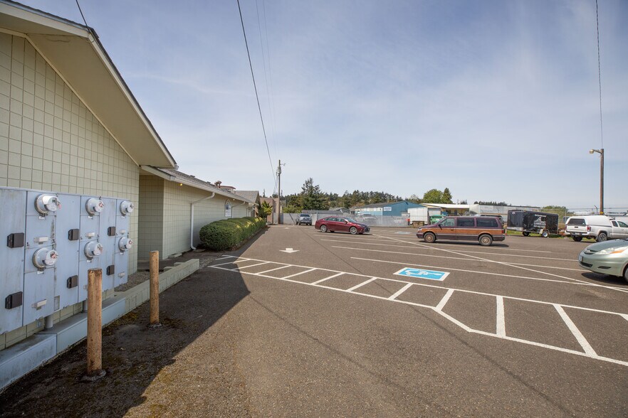 More Photos Of 1860 Virginia Ave, North Bend Medical For Lease