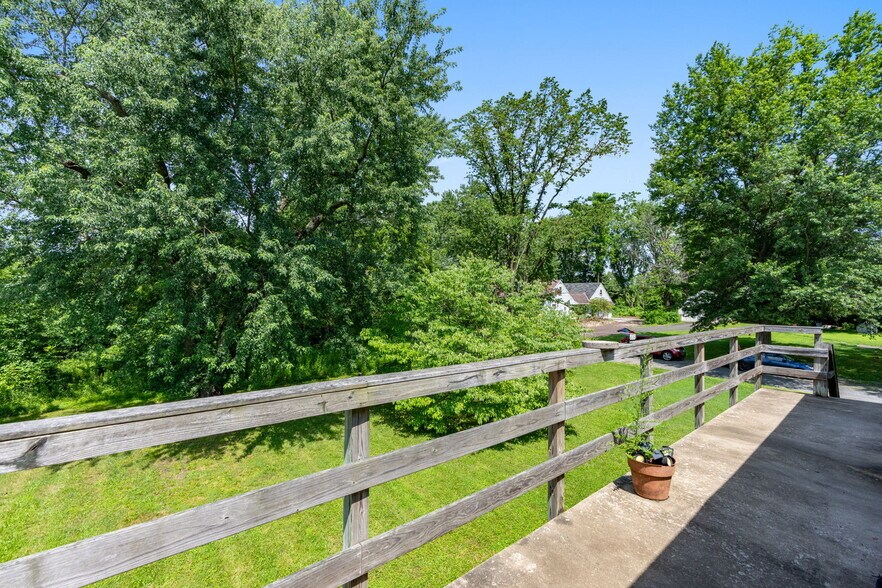 More Photos Of 993 S Hanover St, Pottstown Service For Sale