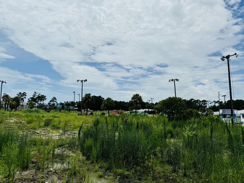 More Photos Of 910 U.S. 17 Business, Surfside Beach Warehouse For Lease