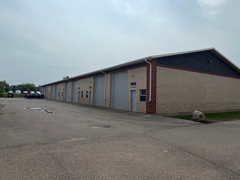 More Photos Of 96 E 8th St, Waconia Self Storage For Lease