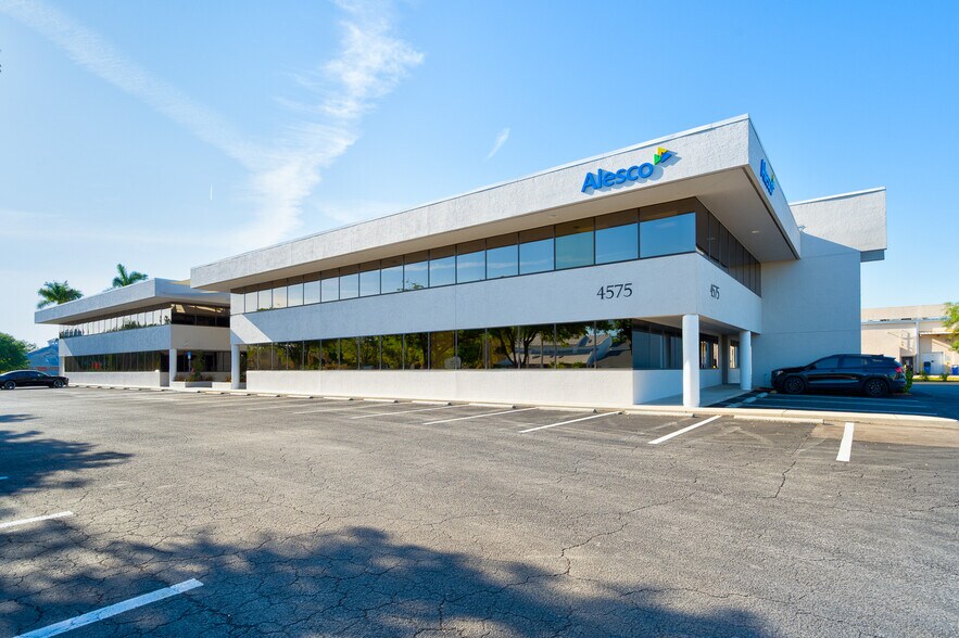 More Photos Of 4575 Via Royale, Fort Myers Office For Sale