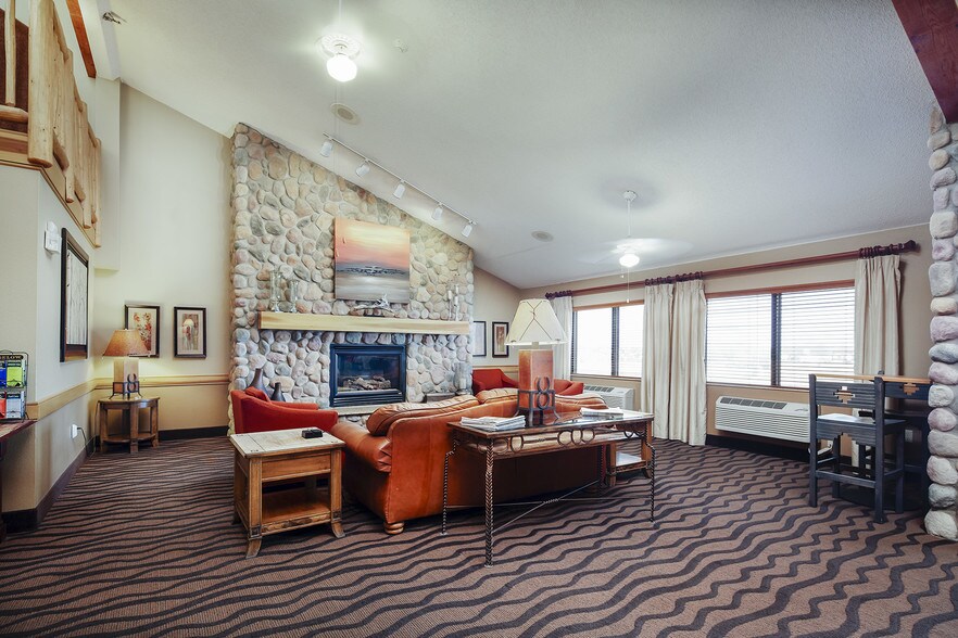 More Photos Of 2405 S El Camino Dr, Sayre Hotel For Sale