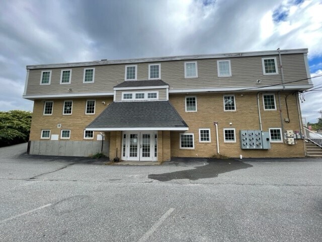 More Photos Of 117 Eddie Dowling Hwy, North Smithfield Loft Creative Space For Lease