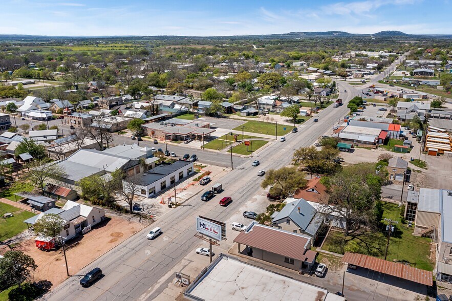 More Photos Of 702 Front St, Comfort Freestanding For Sale