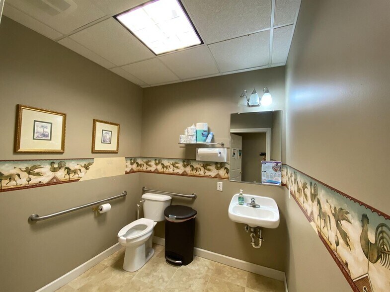 More Photos Of 131-137 Keveling Dr, Saline Medical For Sale