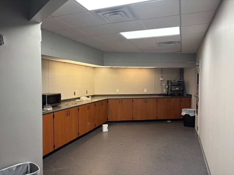 More Photos Of 705-711 24th St, Ames General Retail For Lease