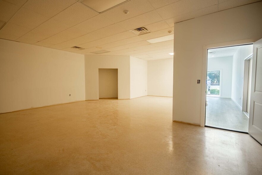 More Photos Of 7011 Beach Dr SW, Ocean Isle Beach Freestanding For Sale