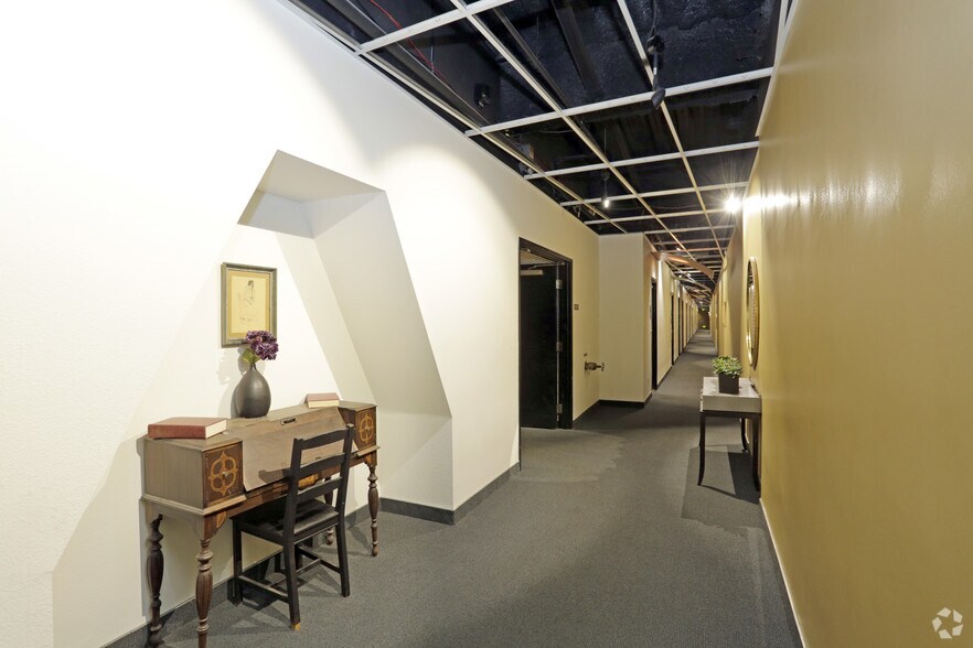 More Photos Of 810 4th Ave, San Diego Apartments For Lease