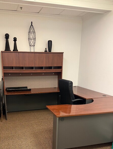 More Photos Of 1500 W Southlake Blvd, Southlake Office Residential For Lease