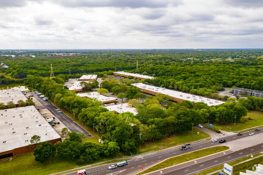 More Photos Of 5909 Hampton Oaks Pky, Tampa Unknown For Lease
