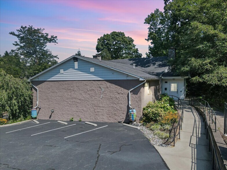 More Photos Of 6683 PA-191, Cresco Flex For Sale