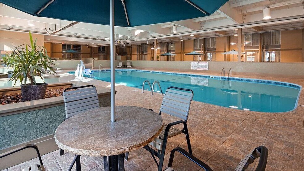 More Photos Of 2216 27th Ave, Council Bluffs Hotel For Sale